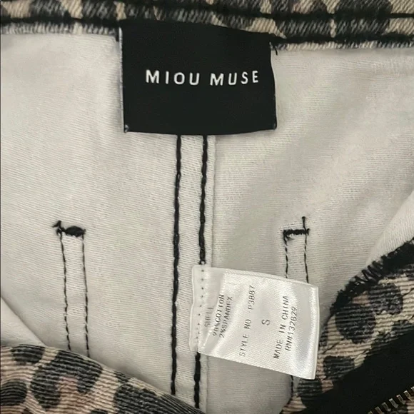 Leopard Print Wide Leg Pants - Picture 6 of 7